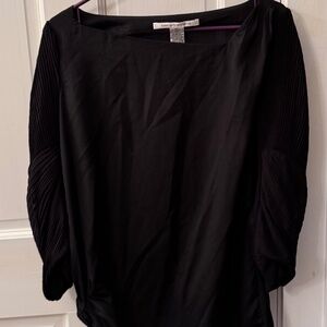 Gorgeous Diane Von Furstenberg Black Asymmetric Blouse. Size 10